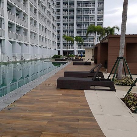Studio Unit At The Breeze Residences Manila Luaran gambar