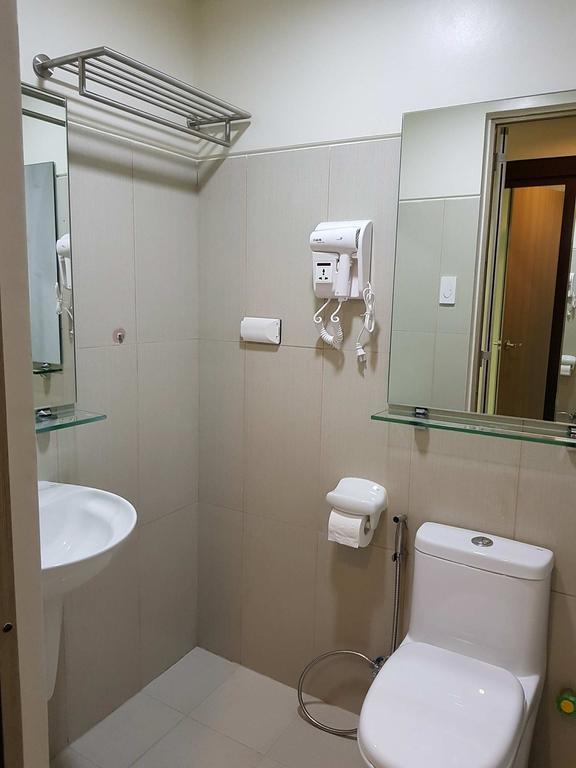 Studio Unit At The Breeze Residences Manila Luaran gambar