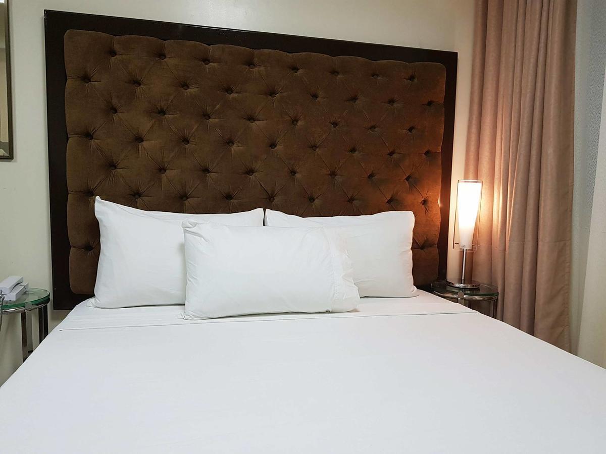 Studio Unit At The Breeze Residences Manila Luaran gambar